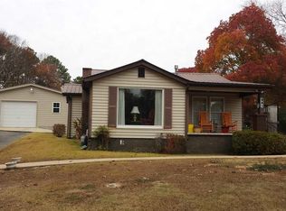 961 Oak Crest Rd, Adamsville, AL 35118