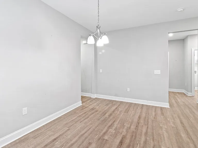 807 Thrush Dr — Photo 4