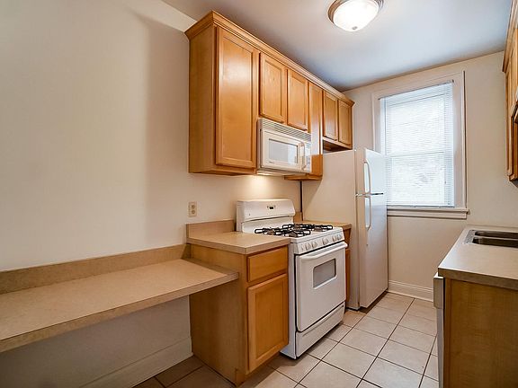 3rd image of 3084 Celeron Ave APT 1