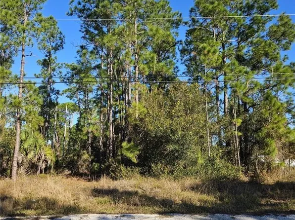 3903 E 10th St, Lehigh Acres, FL 33972