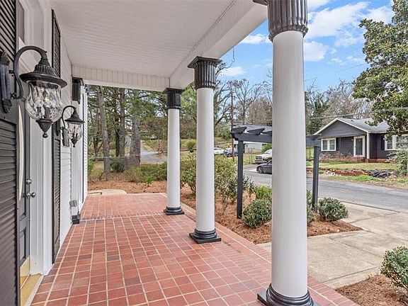 3rd image of 1804 Gordon St NE