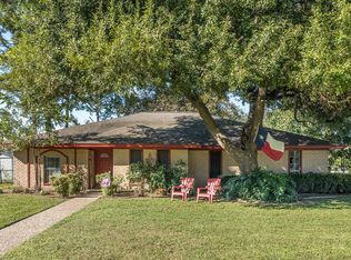 214 Ridgemont Dr, Alvin, TX 77511
