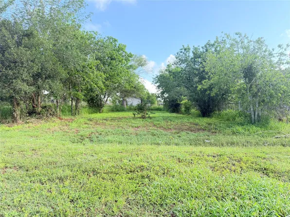 507 E Ward St, Refugio, TX 78377