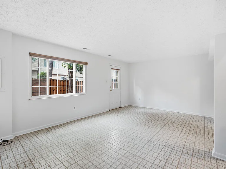 7998 Tyson Oaks Cir — Photo 16