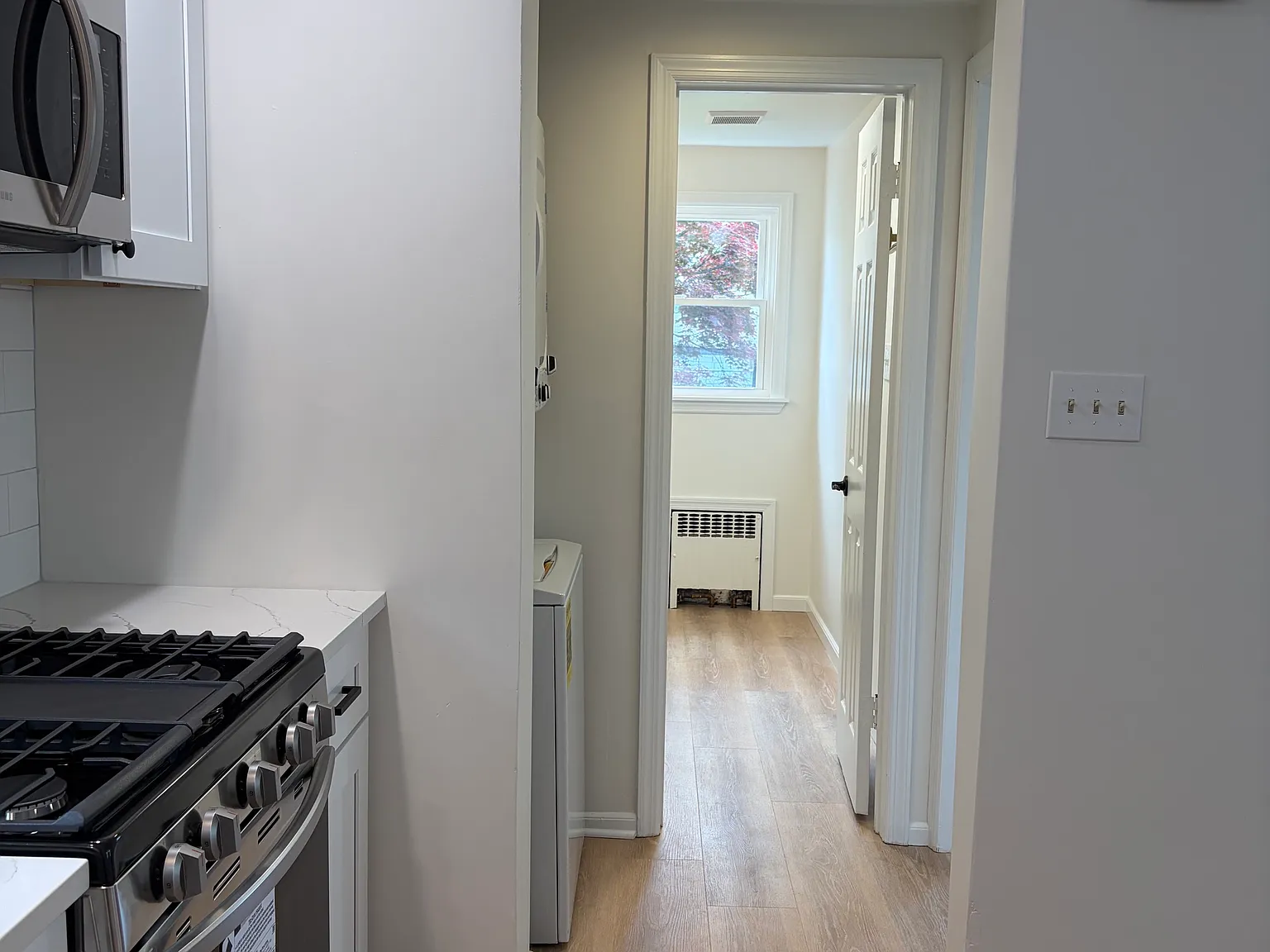 1 bed, 1562 sqft, $2,349 — Photo 4