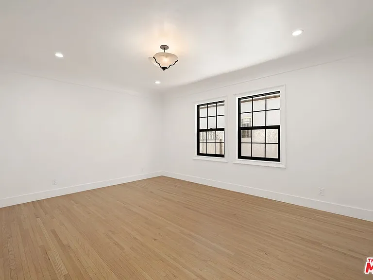 211 S Formosa Ave — Photo 18