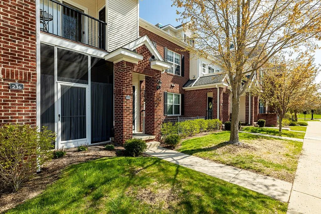 Building Photo - 273 Scio Village Ct