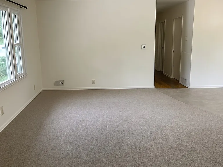 511 W Buckingham Dr — Photo 3