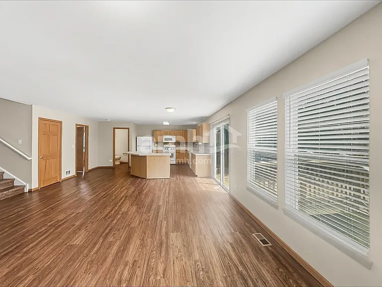 3229 Kenilworth Ln — Photo 5