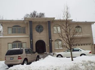 7158 N East Prairie Rd, Lincolnwood, IL 60712