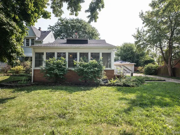 627 5th St, Wyandotte, MI 48192