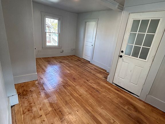 3rd image of 127 South St #B