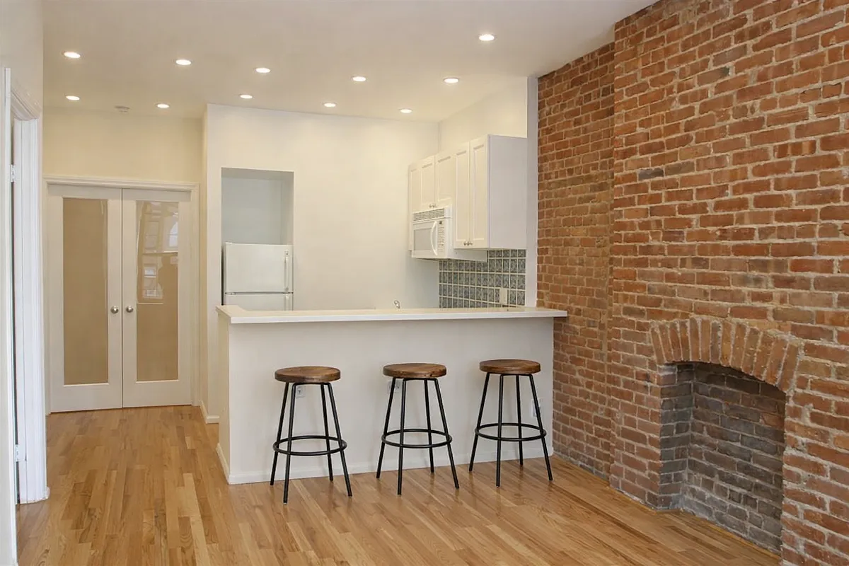 Building Photo - 1641 York Ave #3E
