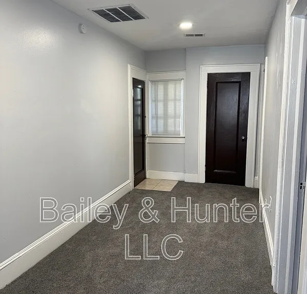 1587 Olympian Cir SW #B — Photo 5