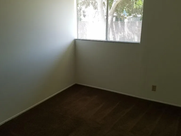 4421 N Heathdale Ave — Photo 3