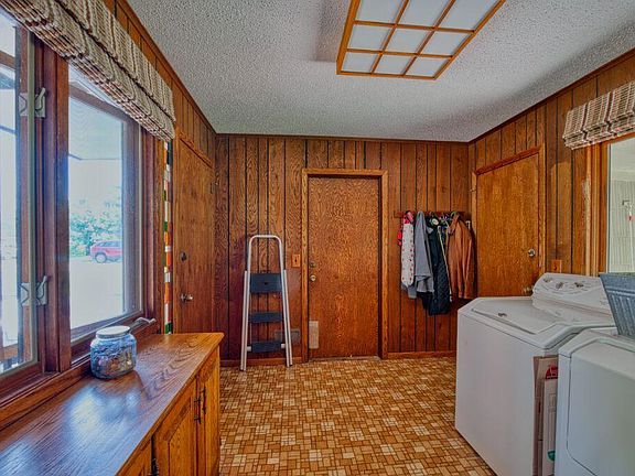 4th image of 1901 S Pokegama Ave