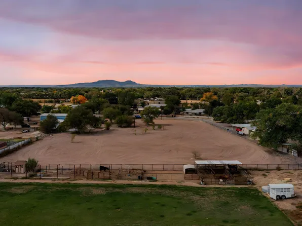 4 Palomas Rd, Los Lunas, NM 87031