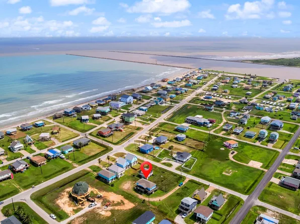 818 Surf Dr, Surfside Beach, TX 77541