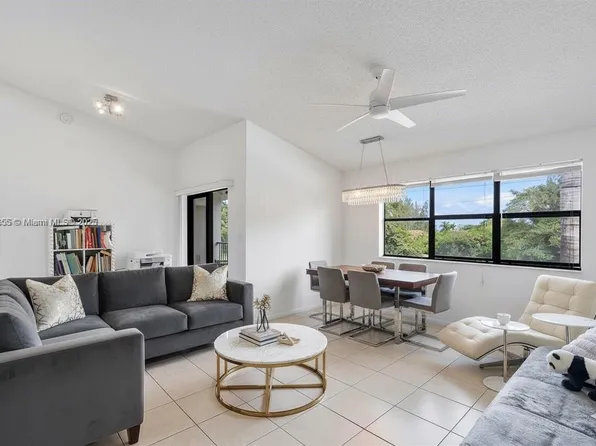 610 S Park Rd #351, Hollywood, FL 33021