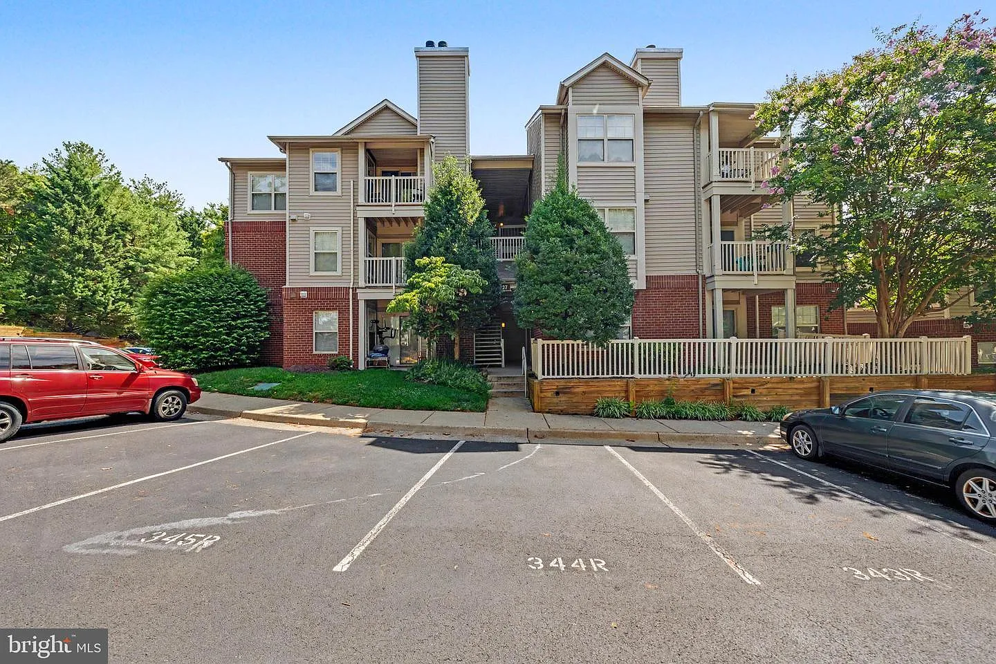 1 bed, 735 sqft, $1,900 — Photo 1