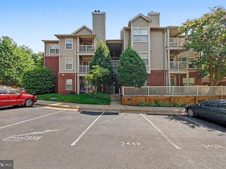 1727 Ascot Way #G
