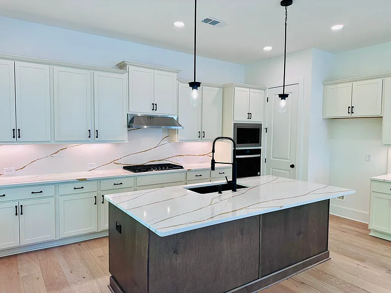 1225 Westshore Dr — Photo 16