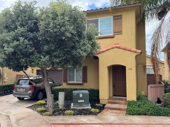 428 Village Ln #428, Vista, CA 92083
