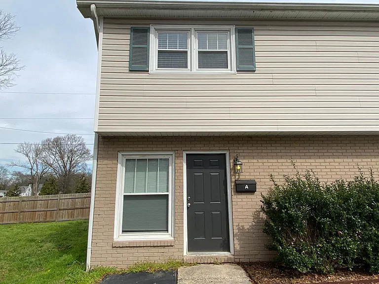2423 Lydia Ave — Photo 9