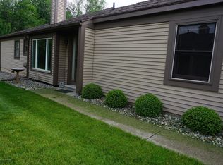 7212 Medallion Dr, Lansing, MI 48917