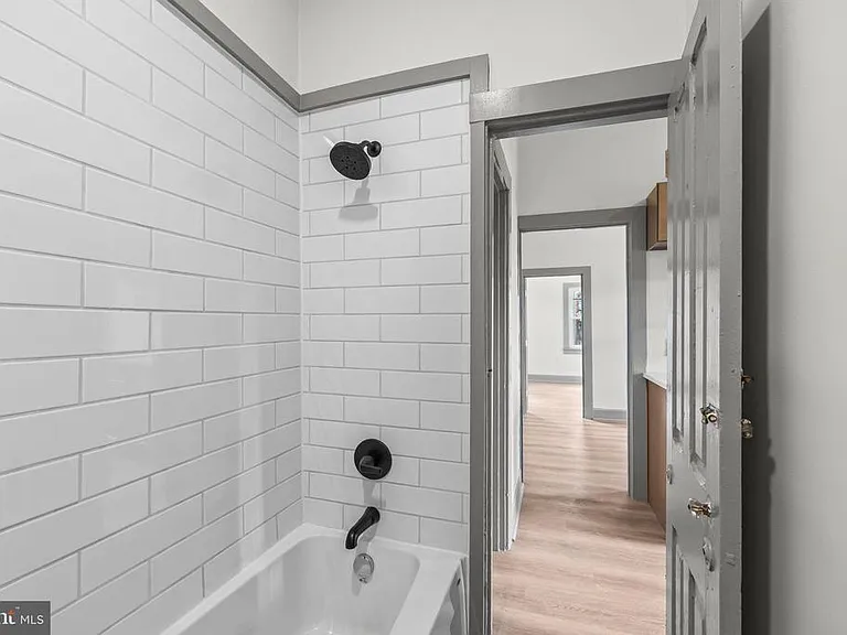 531 Walton St #4 — Photo 11