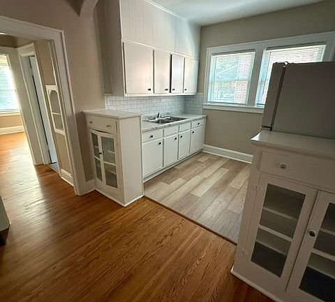 4th image of 1922 Roanoke Ave #4