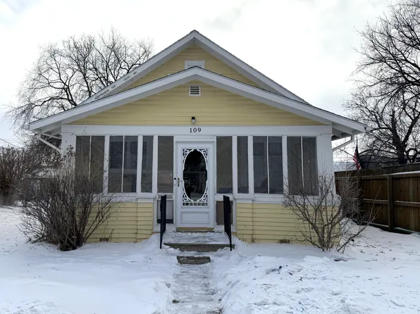109 Seward Ave, Grand Forks, ND 58203