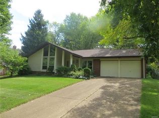 15350 Golden Rain Dr, Chesterfield, MO 63017