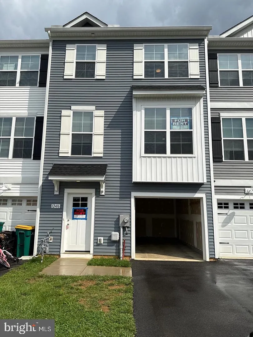 3 bed, 2.5 bath, 1900 sqft, $2,200 — Photo 3