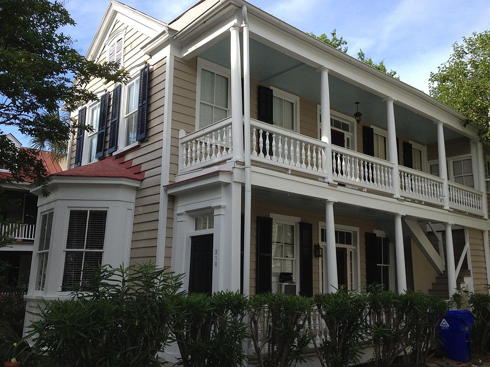 Exterior/porches, downstairs apartment is 2 bedroom/2 bathroom, upstairs apartment is 2 bedroom/1 bathroom