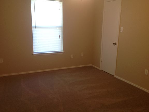 2nd image of 1019 Hidden Creek Dr