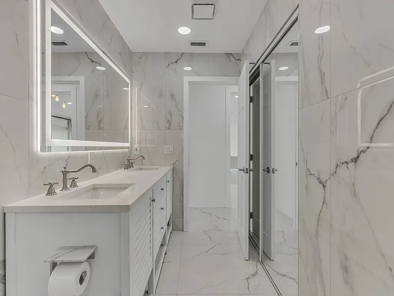 21452 Woodchuck Ln — Photo 3