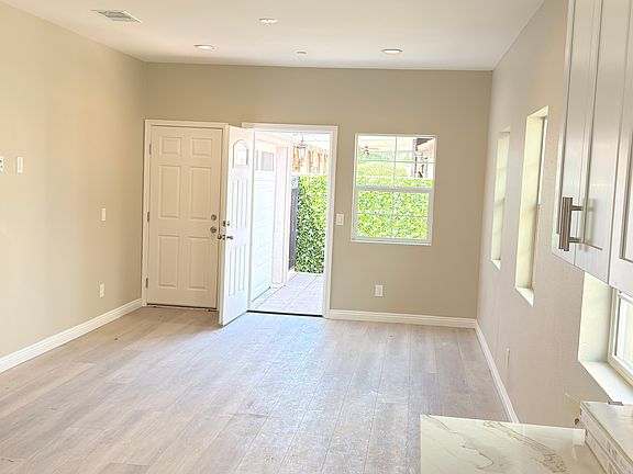5th image of 18271 Montgomery Ave #2