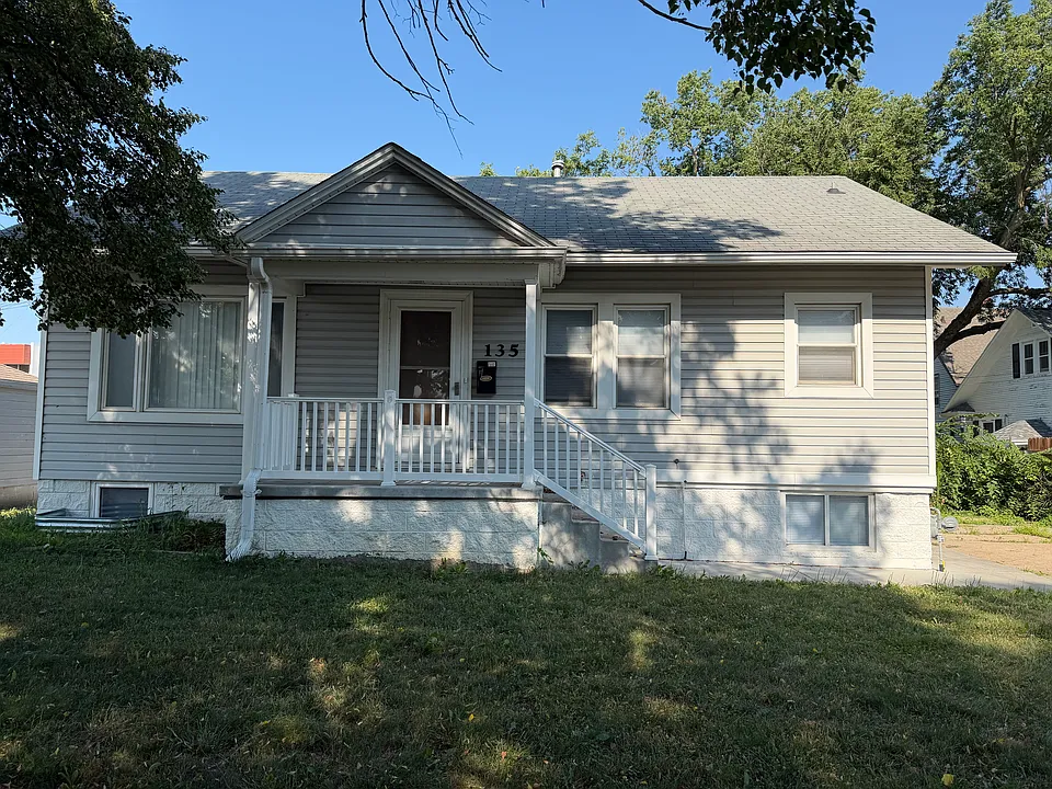 135 N 32nd St