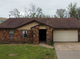 1401 N Elm St, Owasso, OK 74055
