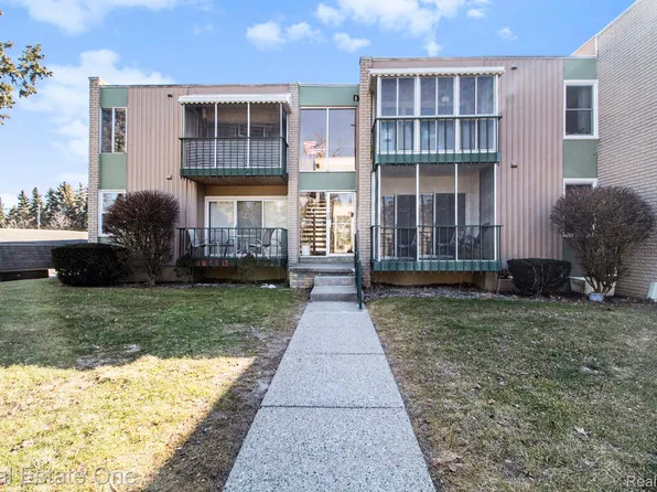 33179 Fargo St, Livonia, MI 48152