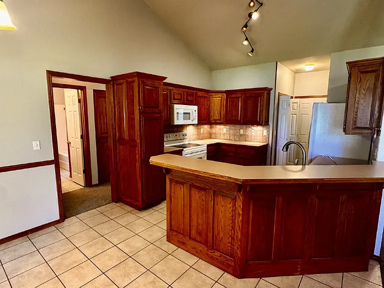 3802 Maple Rd — Photo 10