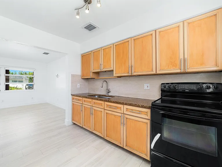 2130 Wiley Ct — Photo 7