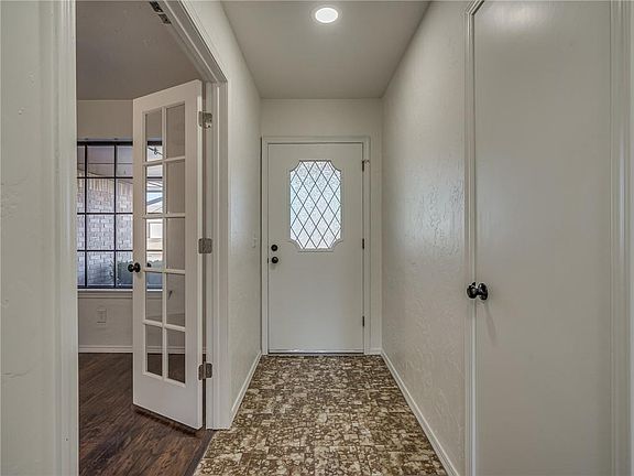 3rd image of 1824 Shelly Ct