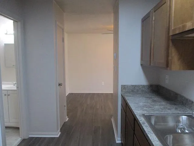 634 W 34th St #1 — Photo 10