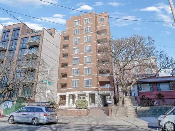 25-25 NEWTOWN AVENUE UNIT 5A, Astoria, NY 11102