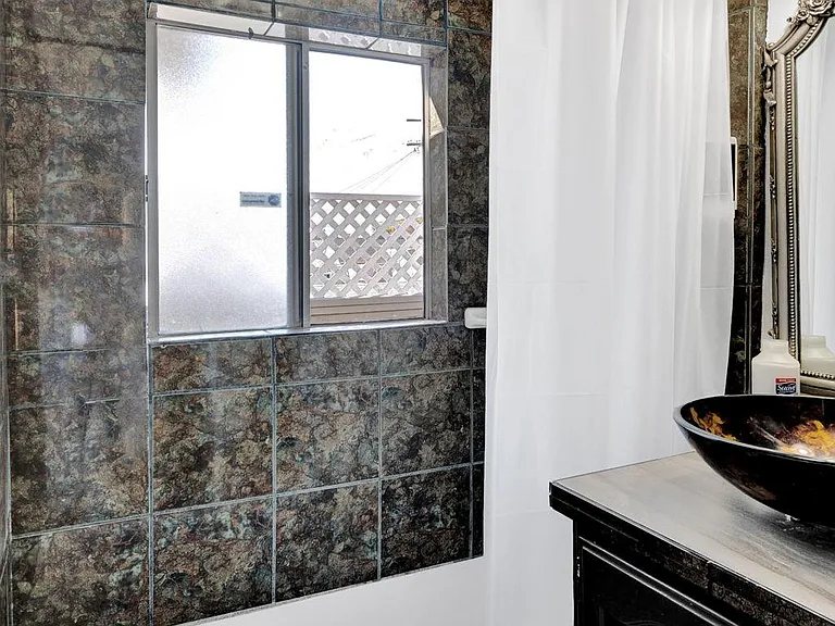 1406 W 76th St #1/2 — Photo 10