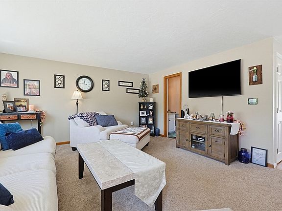 4th image of 3 Highcrest Park Unit 3