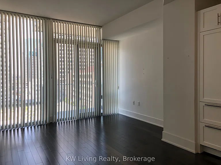 39 Queens Quay E #740 — Photo 4