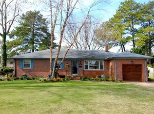 1501 Lakeview Dr, Virginia Beach, VA 23455